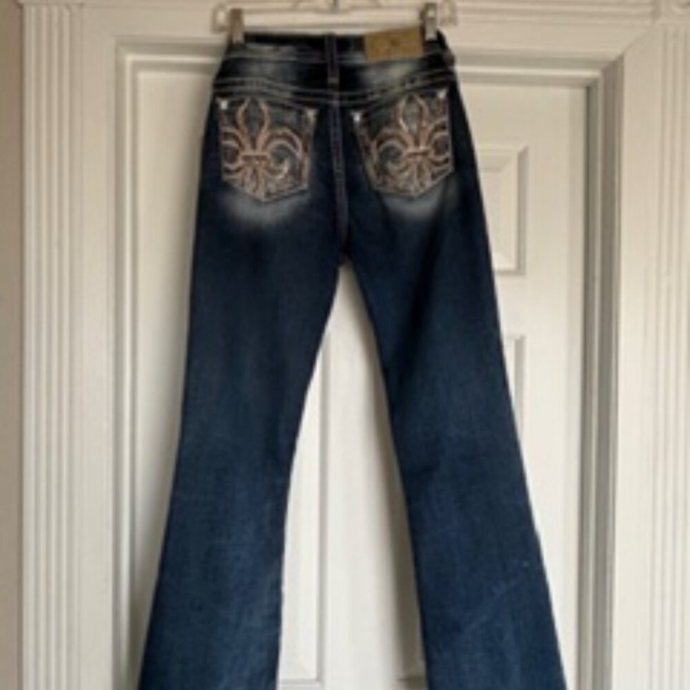 Miss Me Mid Rise Bootcut Fleur-De-Lis Pocketed Jeans - Size 28, Inseam 34